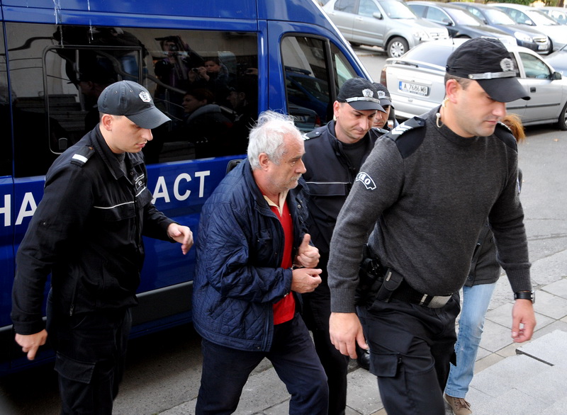 Полякът, приземил принудително самолет в Бургас, остава под домашен арест 1 5f2b6f33 8a44 cd9f 1