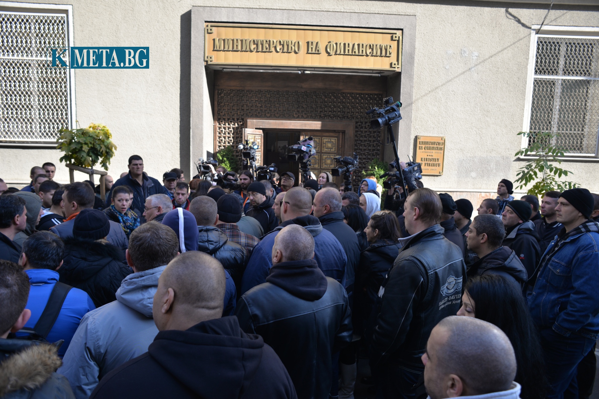 Владислав Горанов: Няма да има намаление на възнагражденията на полицаите