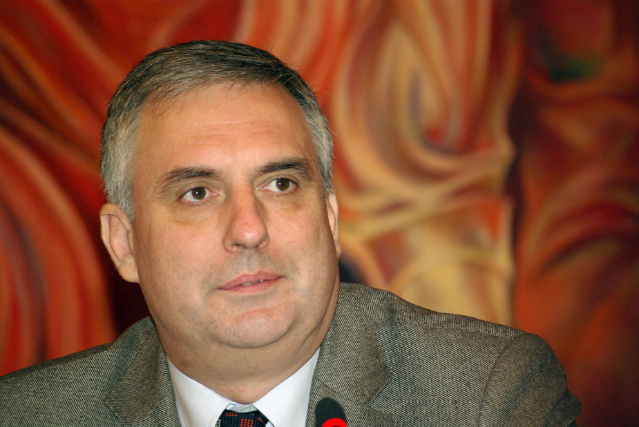Калфин: Регистрираните безработни са намалели с 40 000 души 9 Калфин: Регистрираните безработни са намалели с 40 000 души