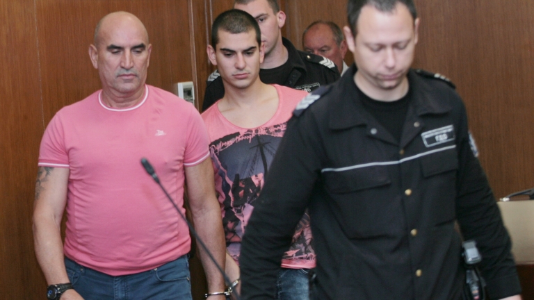 Напрежението в Галиче ескалира, пребиха охранители на Ценко Чоков