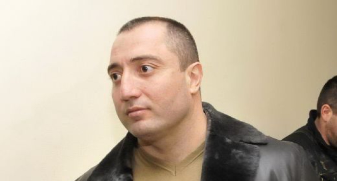 Въоръжен нахлу в "Софиямед", търси Митьо Очите 1 779 160052 1 wide