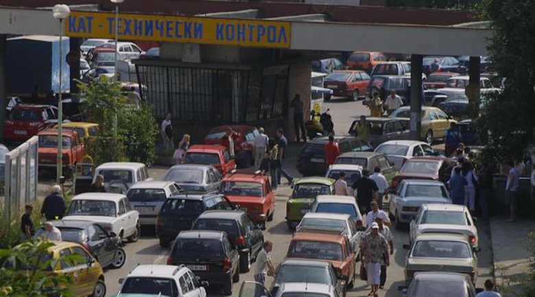 Срив в информационната система на МВР, опашки пред КАТ
