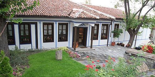 Пловдивчани възстановиха сами паметник на културата