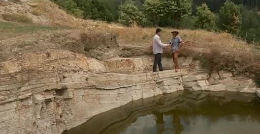 Българският Робинзон Крузо живее в каменна къща бъчва