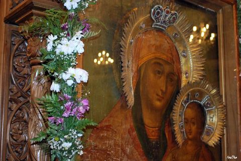 В Белоградчик се молят на чудотворна икона на света Богородица