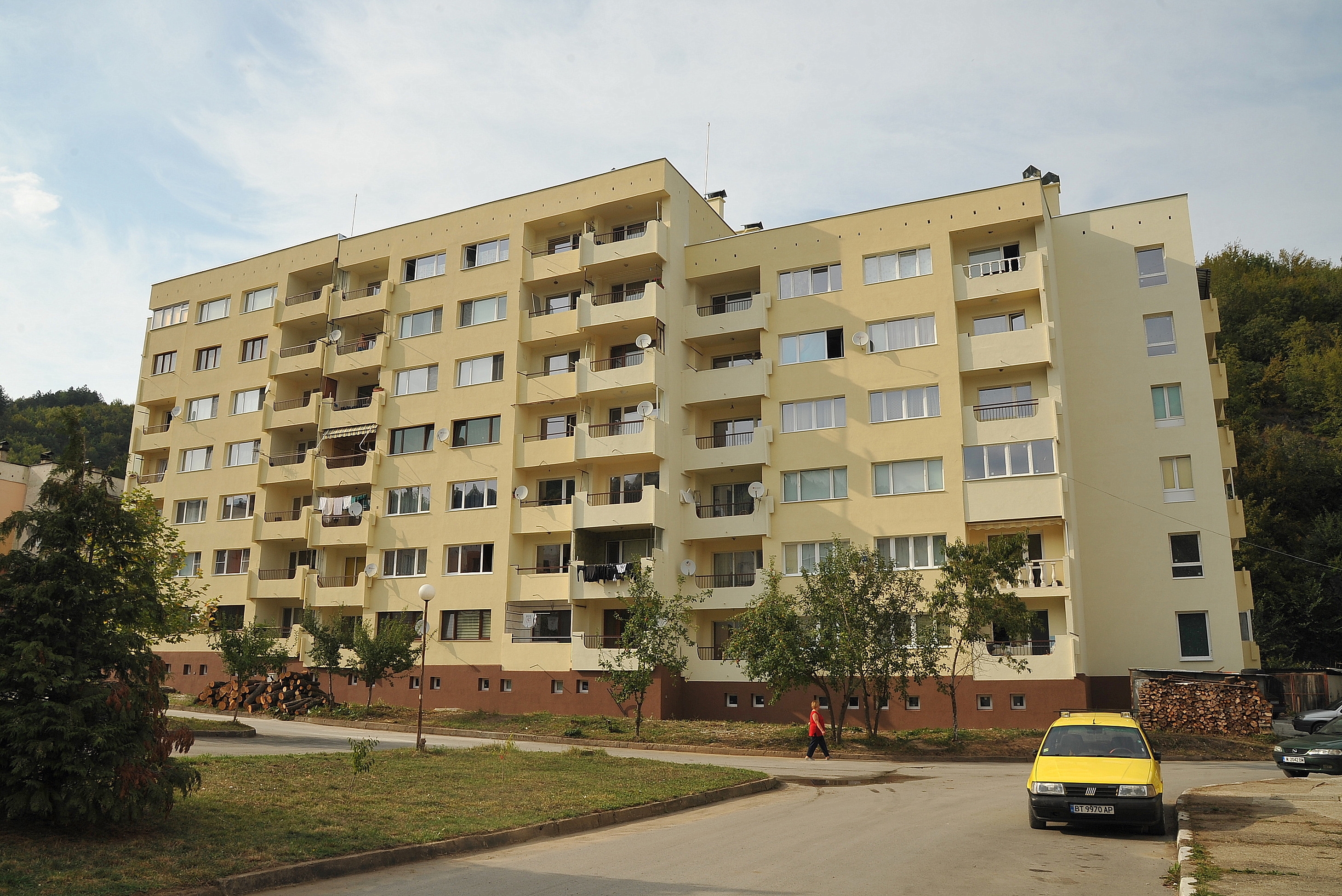 Берковица се радва на първите си санирани блокове