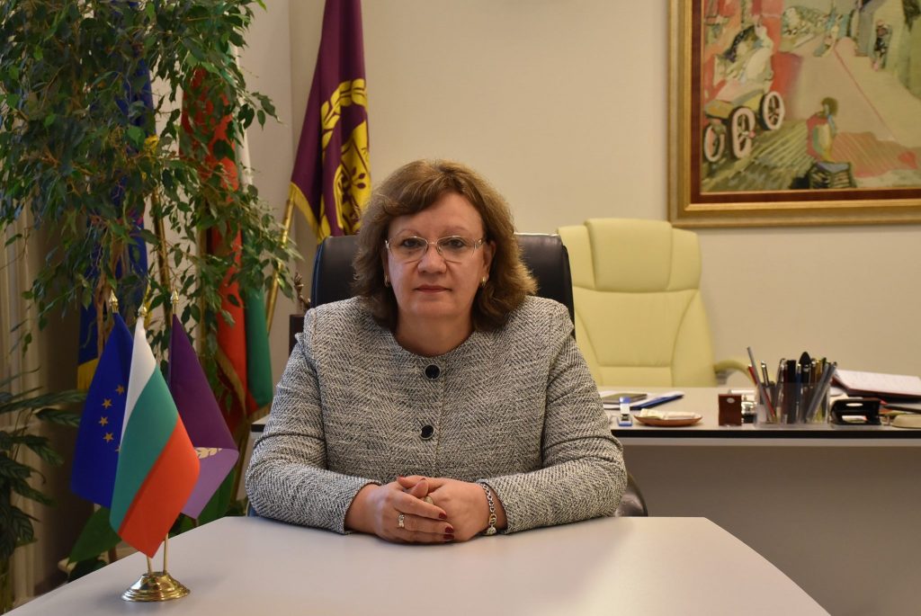 Кметът на Ловеч е с коронавирус 1 Маринова