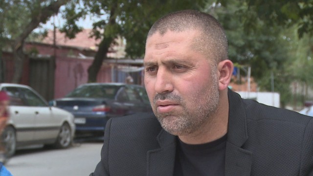Общинарят-двойкаджия най-сетне взе матурата