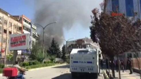 Десетки ранени при взрив в турски град