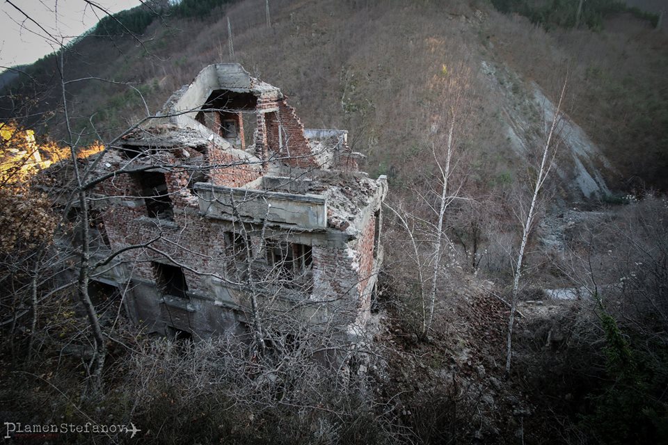 Закриха село в Родопите