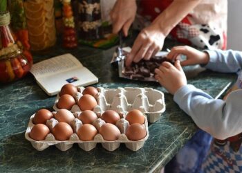 Сливен подкрепя с храна и съвети хора в нужда