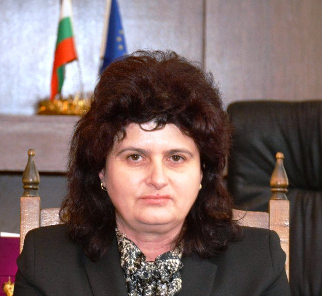 Областният управител върна решение на общинския съвет в Ловеч 1 irina miteva
