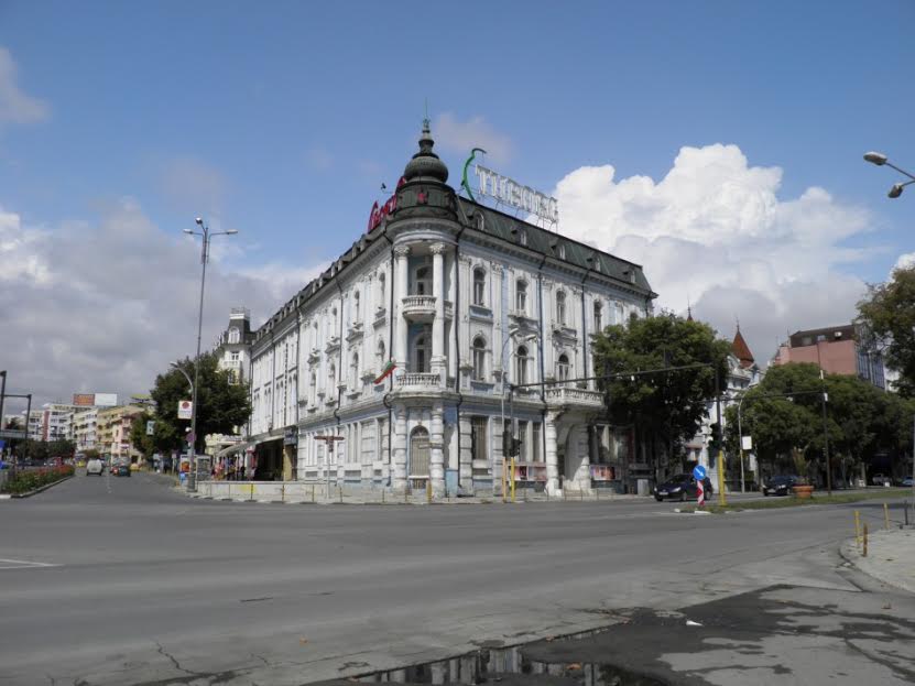 Ремонтират Военноморския клуб във Варна 1 klub