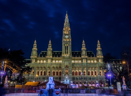Despite corona, Vienna’s Christmas spirit lives on 1 medium town hall 1332069 1280
