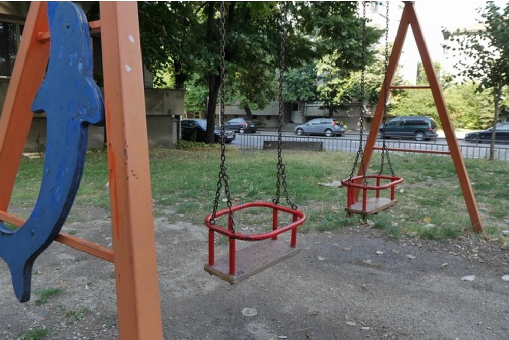 Ремонтират детските площадки в Шумен 9 Ремонтират детските площадки в Шумен