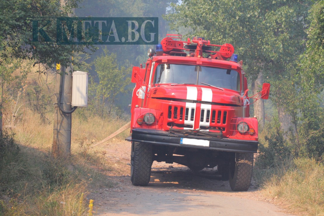 Потушен е пожарът край Казанлък 1 pojarna21