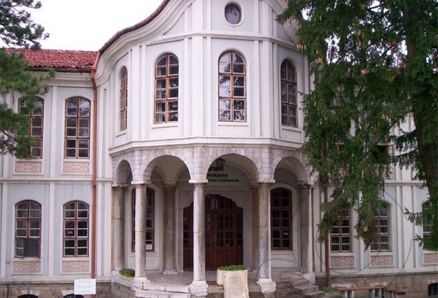 Музей показва даренията си в експозиция 1 reg museum.jpeg 900x675 q85 crop subsampling 2