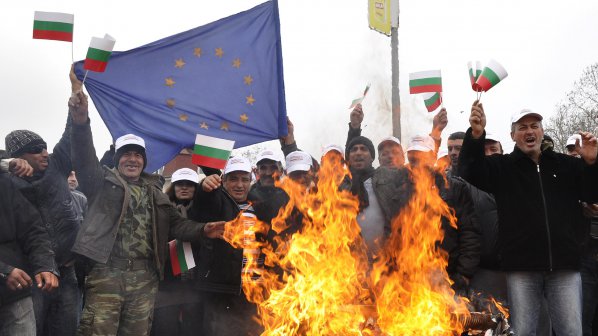 Тютюнопроизводители отмениха протеста на ”Маказа”