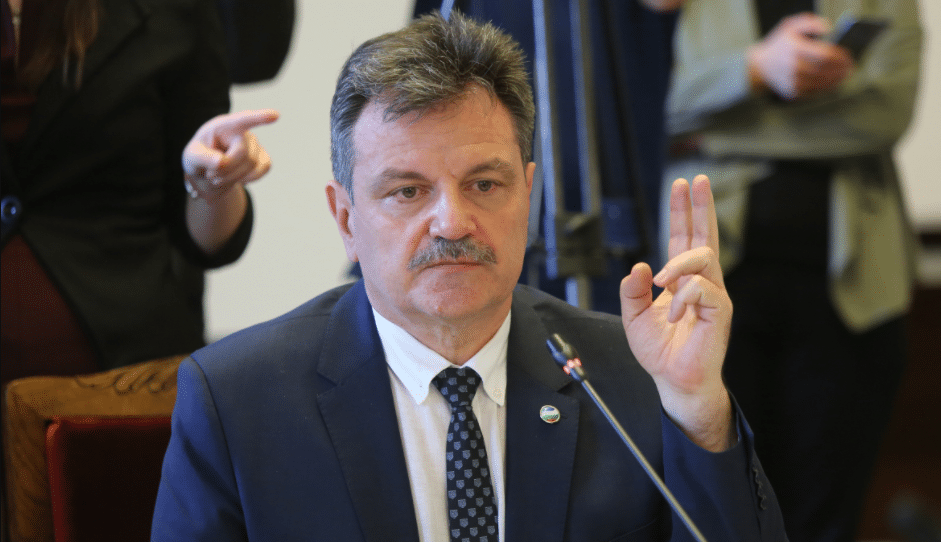 Симидчиев каза мнението си за учебната година.
