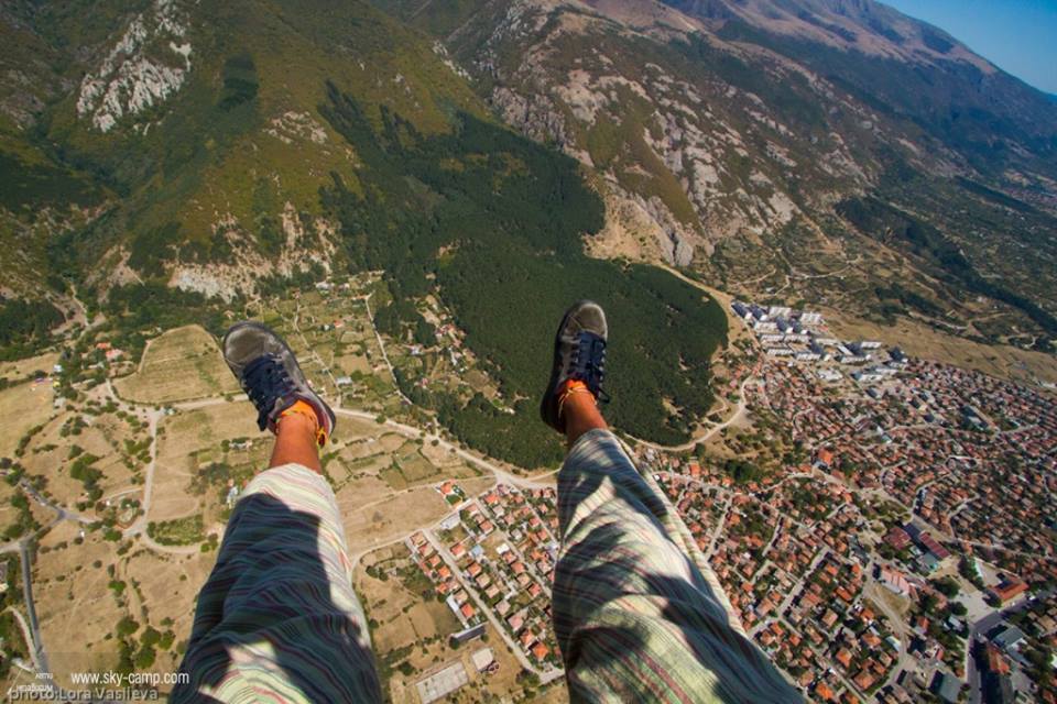 400 хвърчащи хора с шоу над Сопот 2 Въздухария