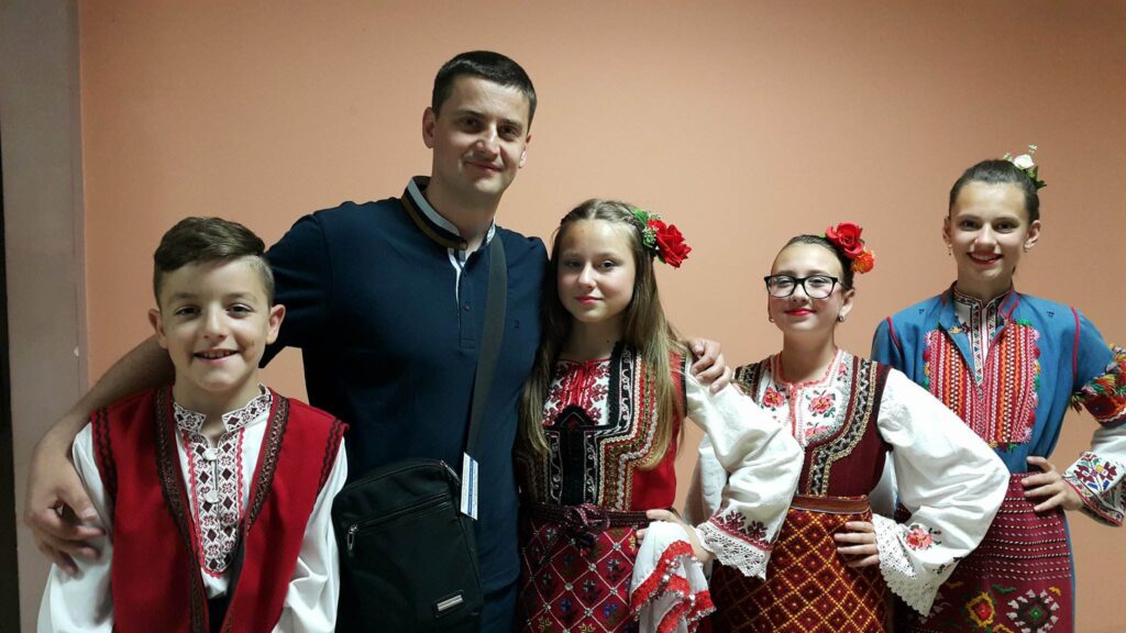 деца Пирин фолк
