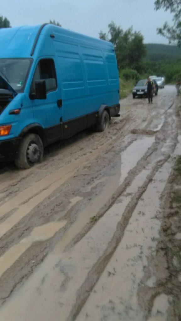 Кметове чистят улици и тротоари в община Сатовча 1 порой път Боголин 4