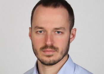 Протестът се превърна в ожесточена битка срещу нормалността