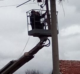 Санираха щъркелово гнездо в Блатино