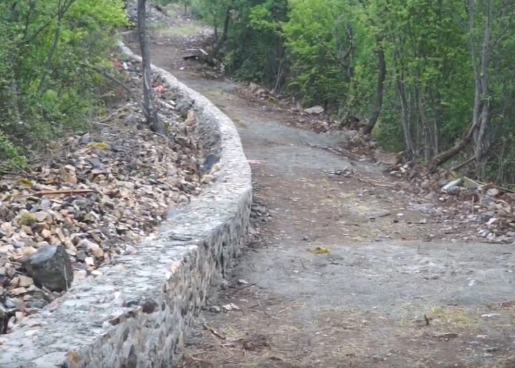 Изграждат втора 5-километрова екопътека до Скакавишкия водопад 1 147
