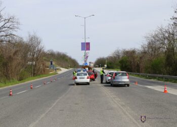 Търновци ограничиха пътуванията, контролът е стриктен