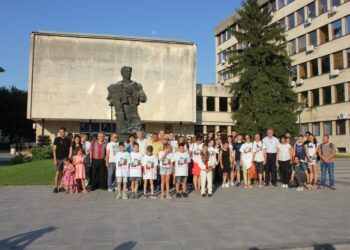 Кмет иска да освободи над 100 фирми от общински наеми и такси