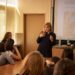 Журналисти учат ученици на кое да вярват в бульона от новини