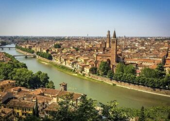 People from all over Italy will draw Verona