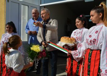 Във Винище обновиха сграда 2 в 1 – кметството и читалището