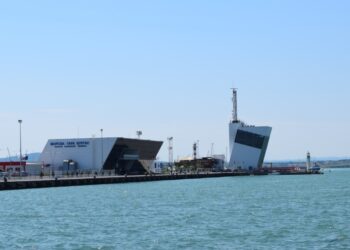 Бургас в преговори със СУ и УАСГ за филиали край морето