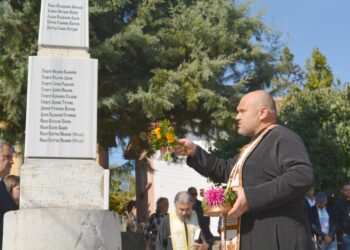 В Смоляновци осветиха войнишки паметник с нови имена