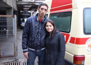 Спасителят на намушканата Виктория не чака награда