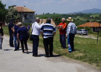 Село чака нова площадка и пешеходна алея