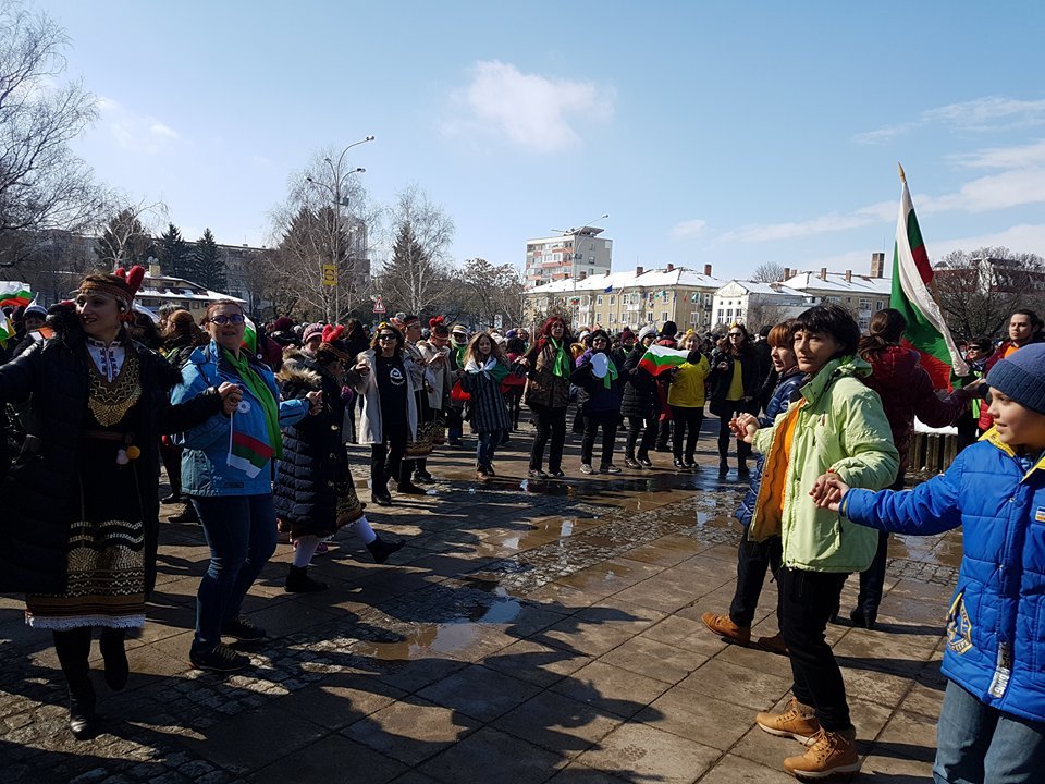 „Пробуждане с хоро“ в Разград