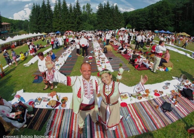 Търсят мераклии да се венчаят в Балкана 1 3949
