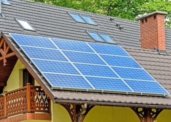 Romania gives 5,000 euros to put solar panels on the roof
