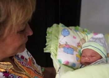 Българче се роди на остров Бали под носа на вулкана