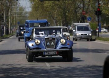Над 60 участници на Парад на ретро автомобили в Русе