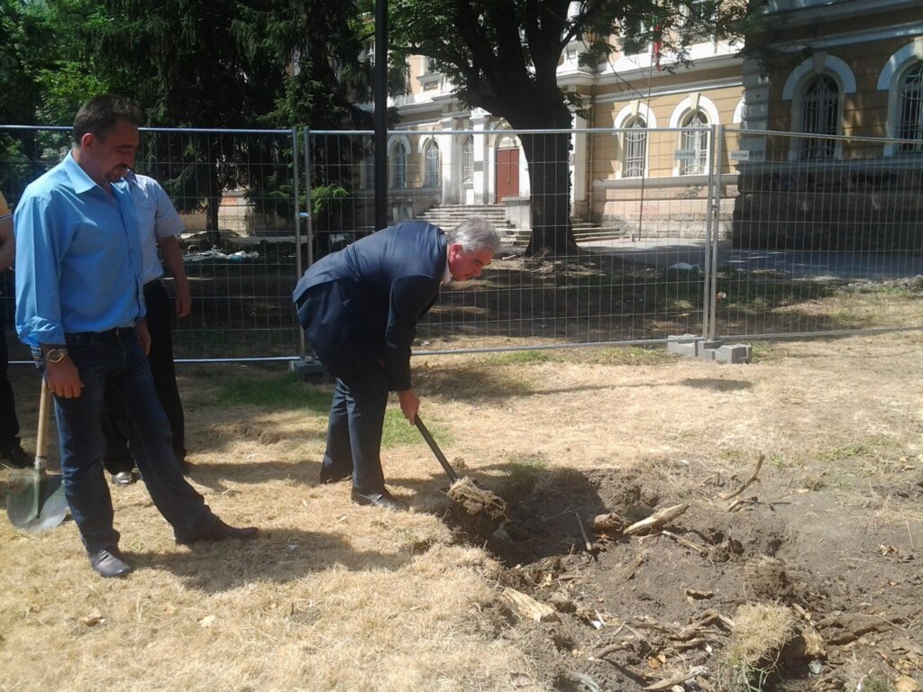 Започна ремонтът на центъра на Плевен 3 6121