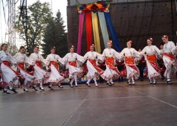 Кърджалийски танцьори очароваха поляци