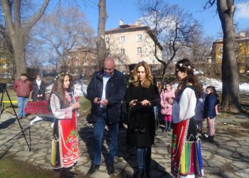 Кметът на Сопот покани Николова за патрон на Вазовите празници