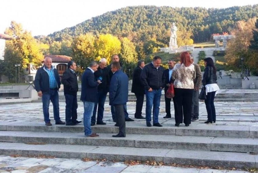 Децентрализация отгоре