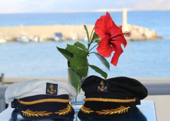 Български моряци по света ще посрещат 14 часа новата година