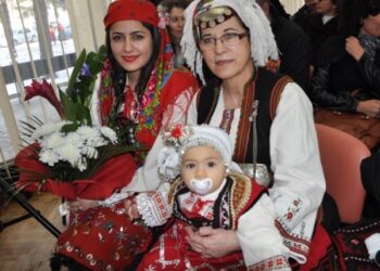 Бабино хоро води туристи в Разлог