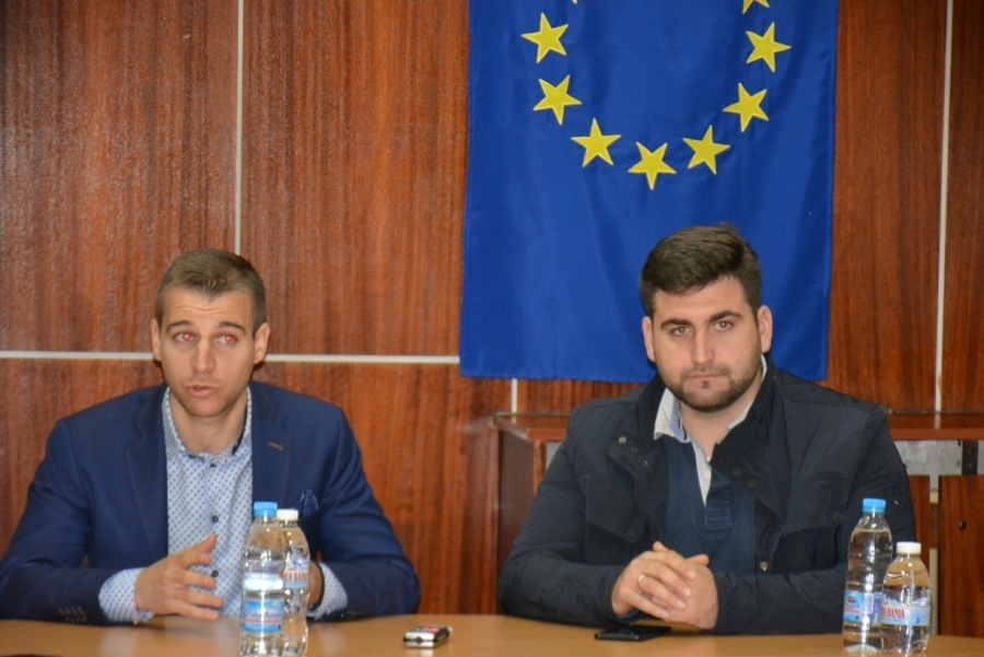 Евродепутат и депутат на среща с превозвачи в Симитли
